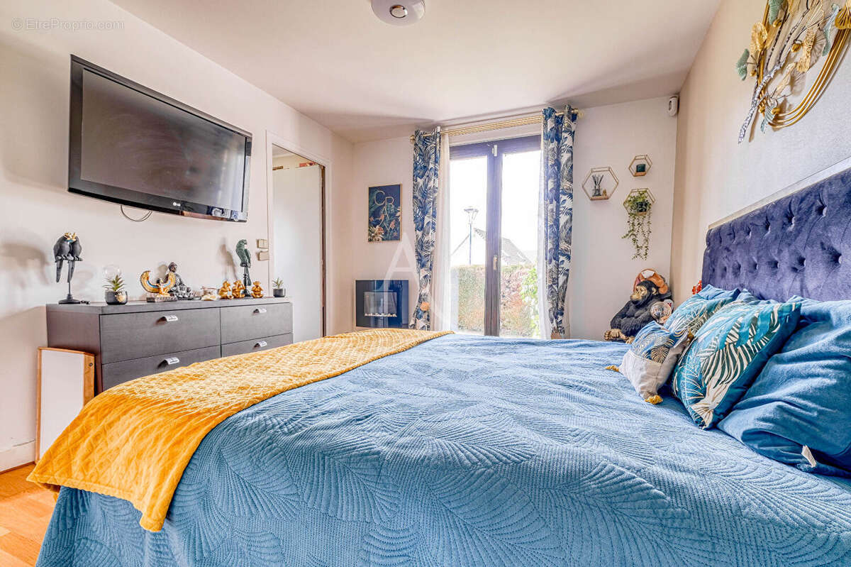 Grande maison familiale rénovée 216 m², 5 chambres, terrain sans vis-à-vis, garage triple - photo 8