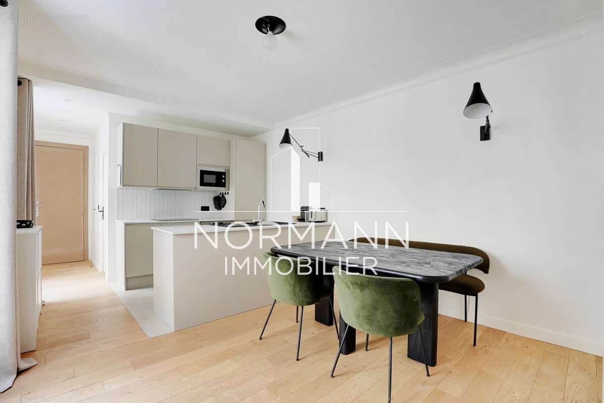 Appartement à PARIS-16E