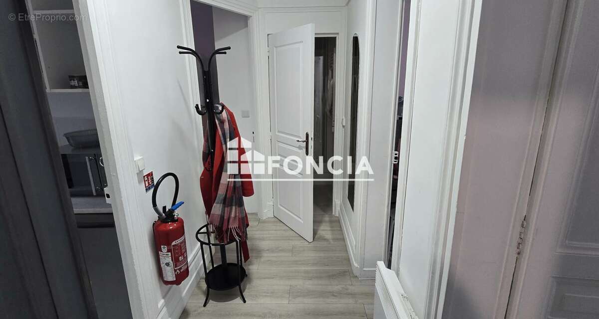 Appartement à PARIS-17E