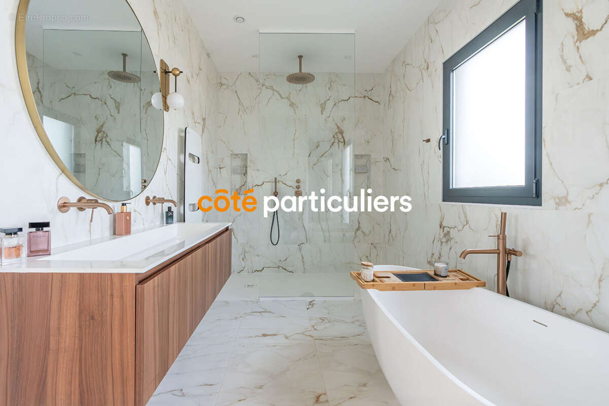 Maison à SAINT-MAUR-DES-FOSSES