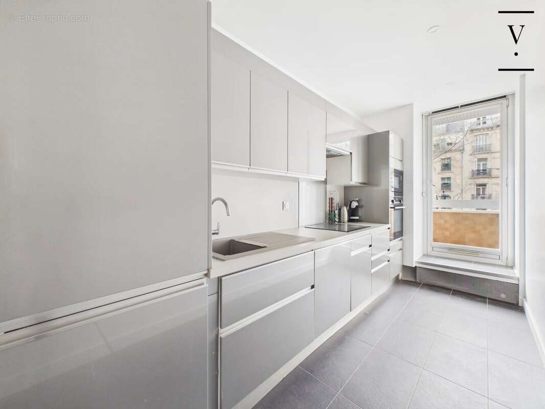 Appartement à PARIS-7E