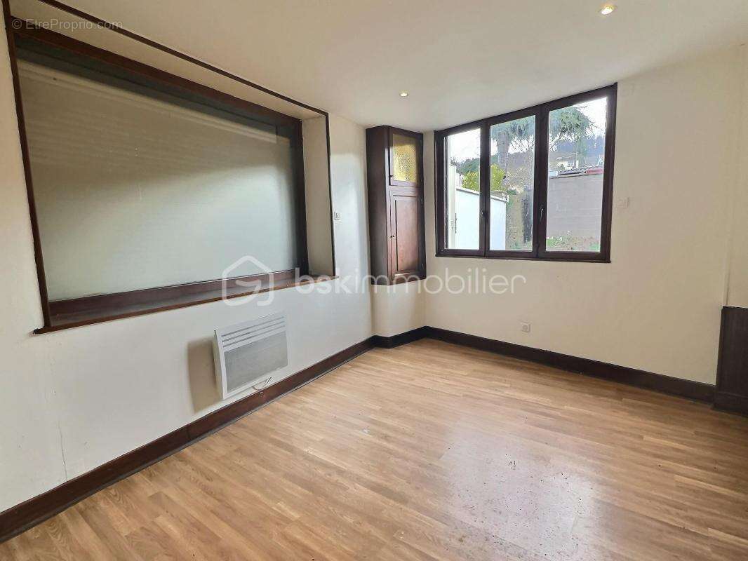 Appartement à DOM-LE-MESNIL