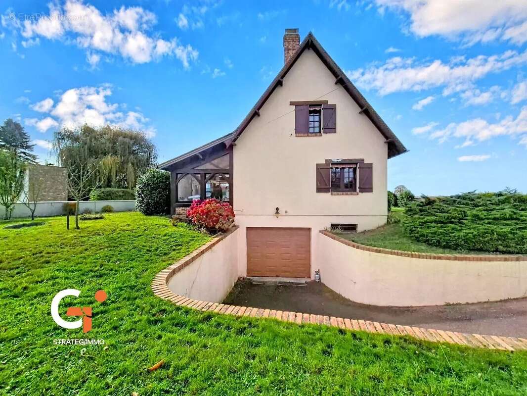 Maison à LA TRINITE-DE-THOUBERVILLE