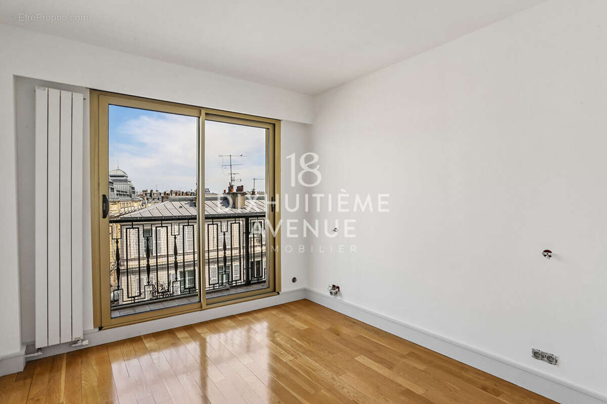 Appartement à PARIS-18E