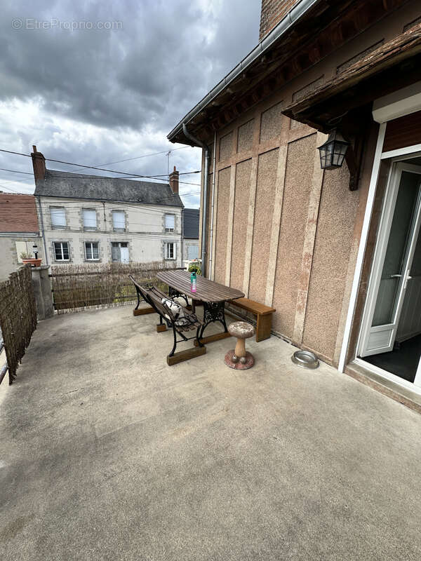 Appartement de caractère de 130 m2 en plein centre de Fay-aux-Loges - photo 8