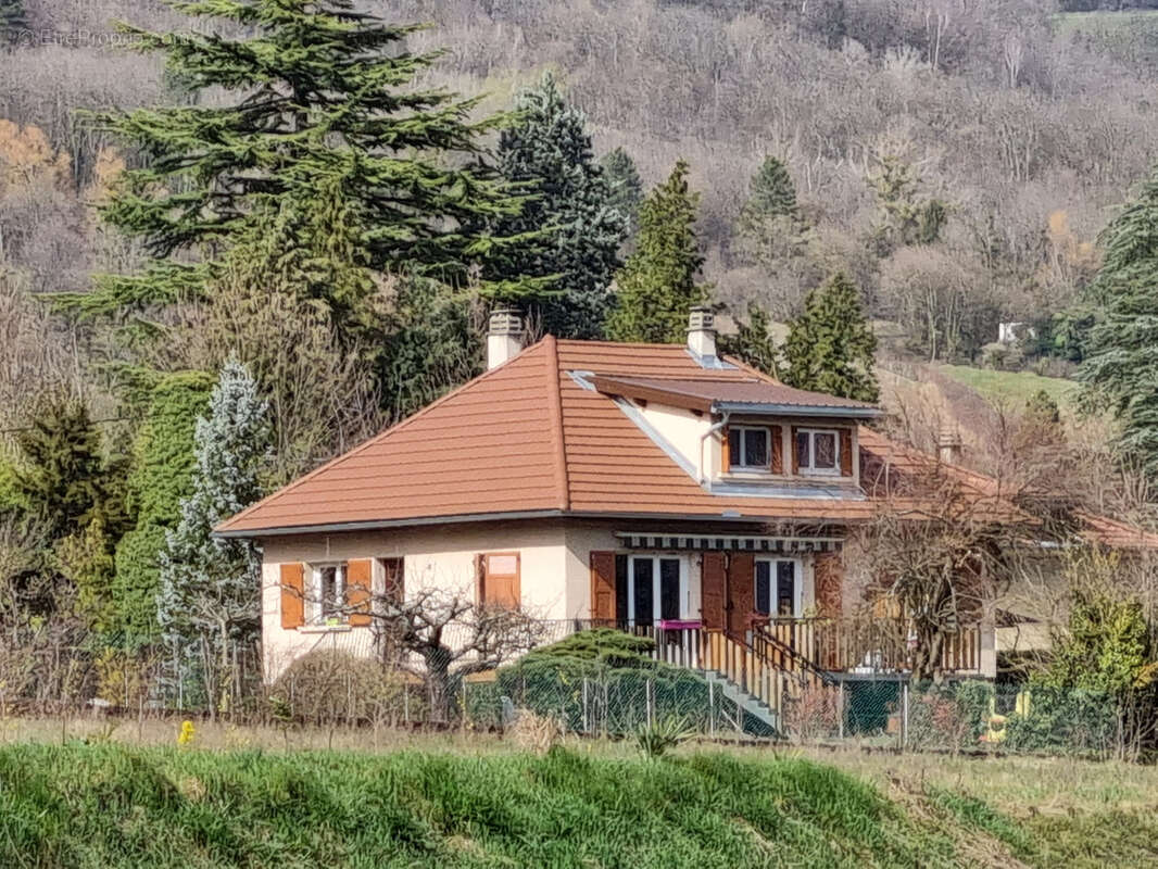 Maison à LA TERRASSE