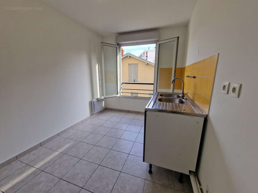 Appartement à LYON-8E