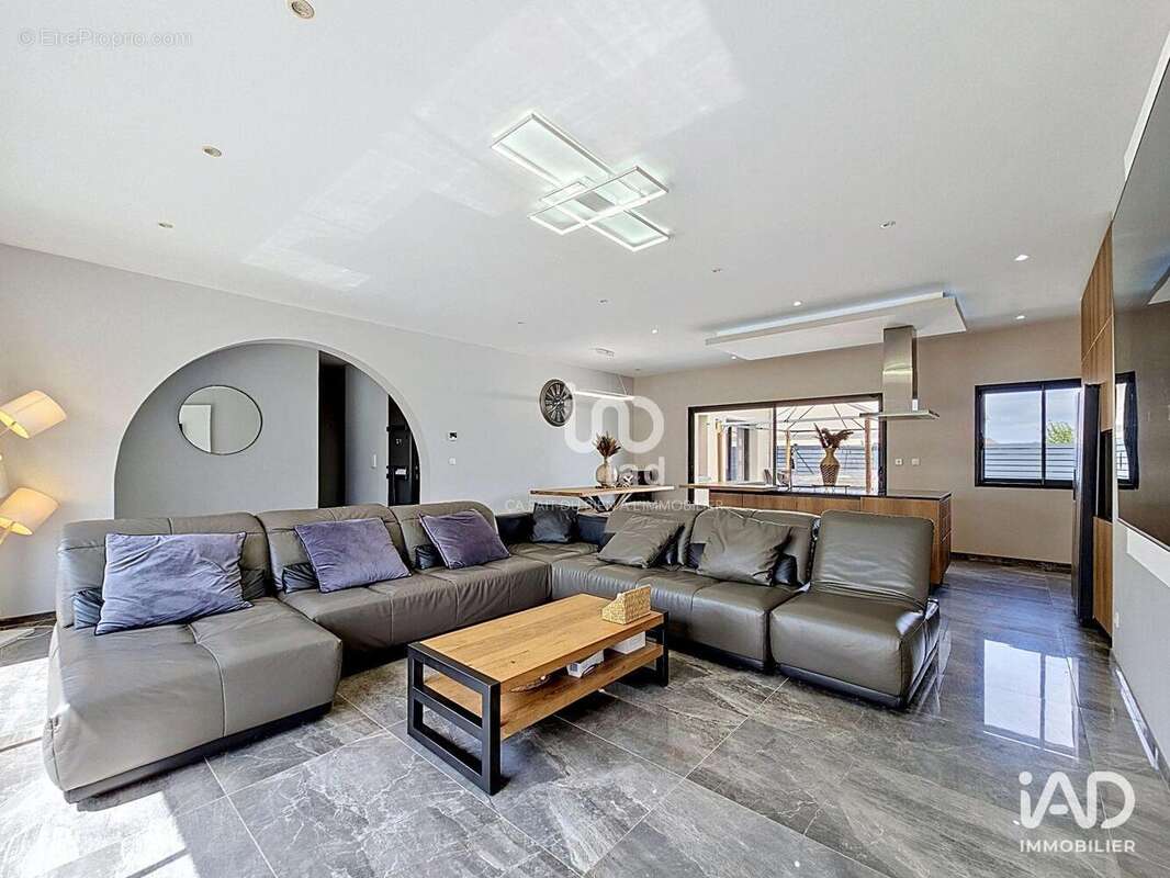 Maison 200 m² à Perdreauville  - photo 4