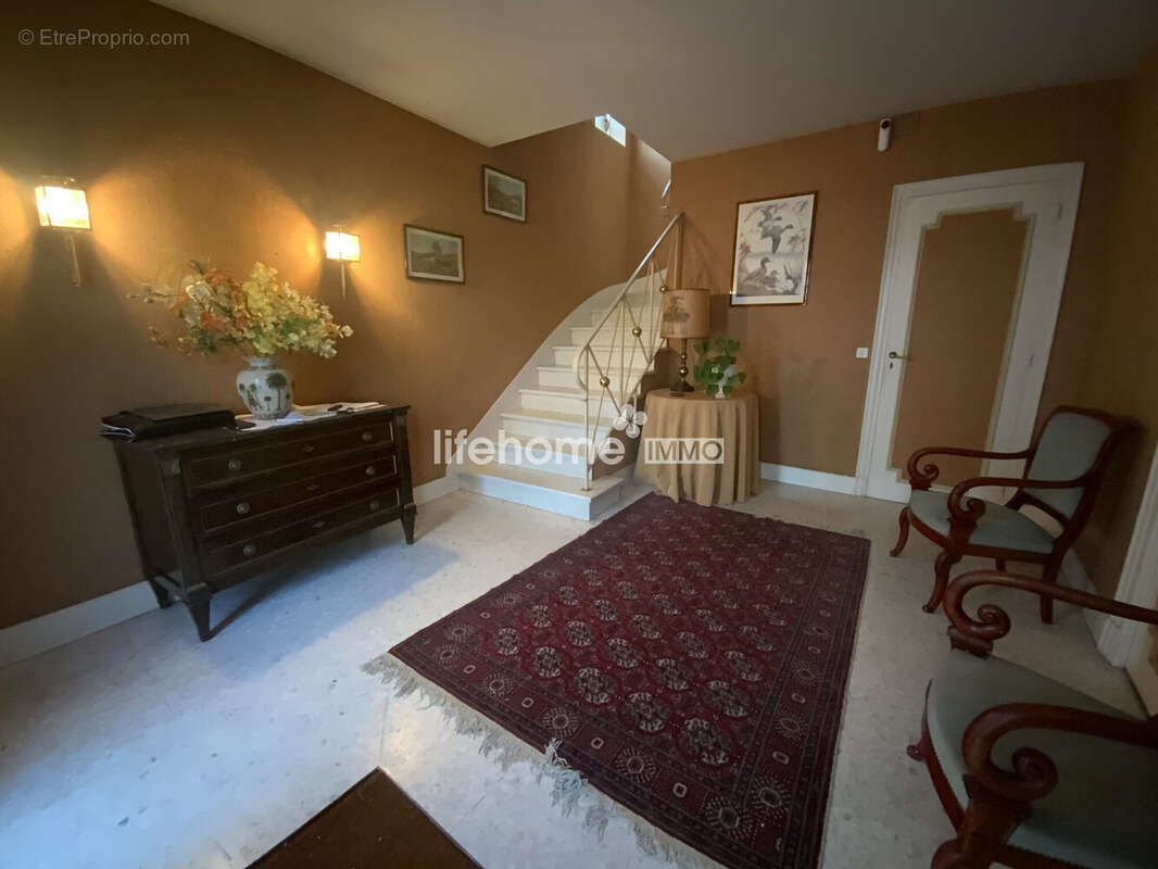 Maison 183 m² à Chateauroux  - photo 4