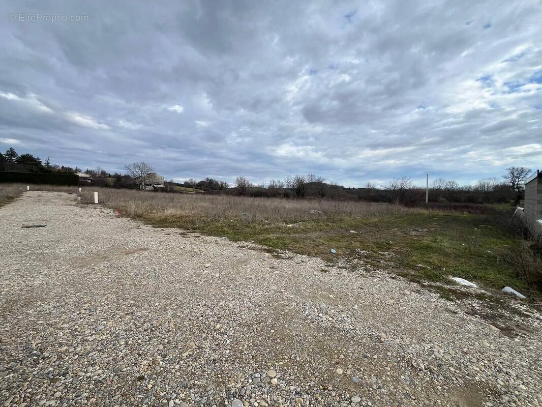 Terrain à MOISSIEU-SUR-DOLON