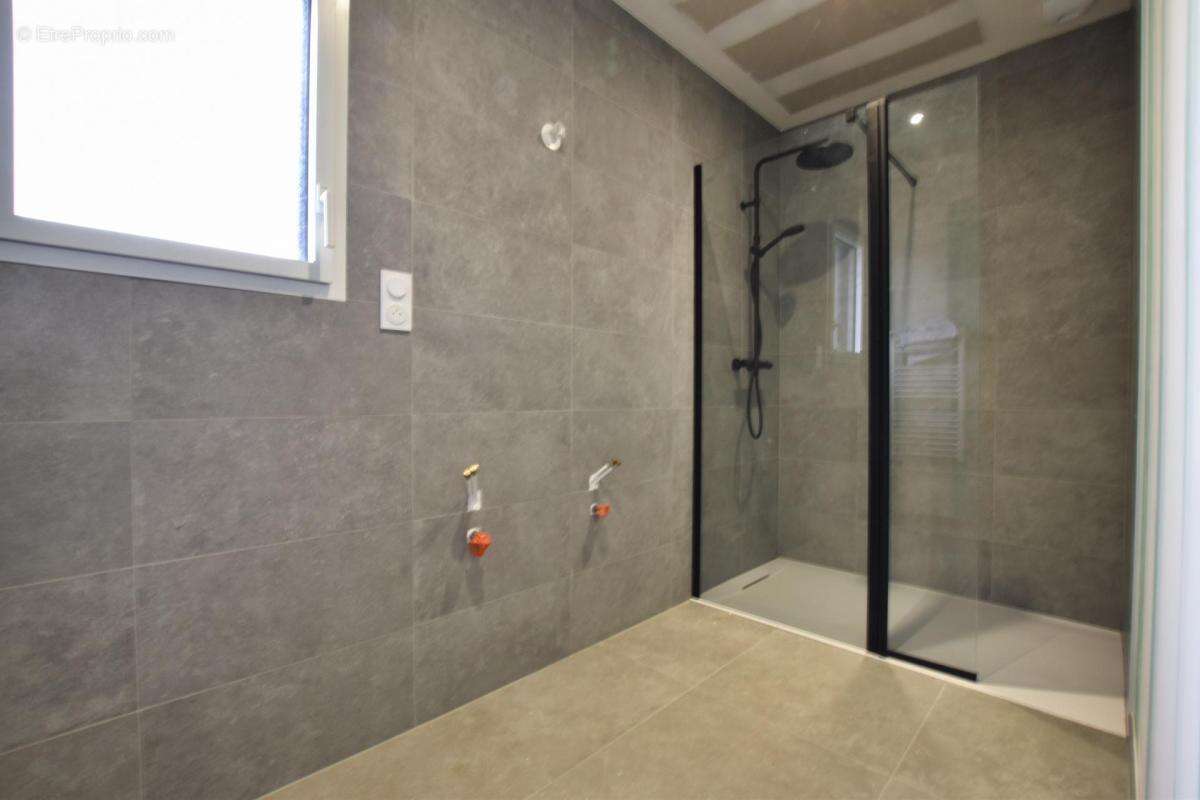 Maison à PLONEVEZ-PORZAY