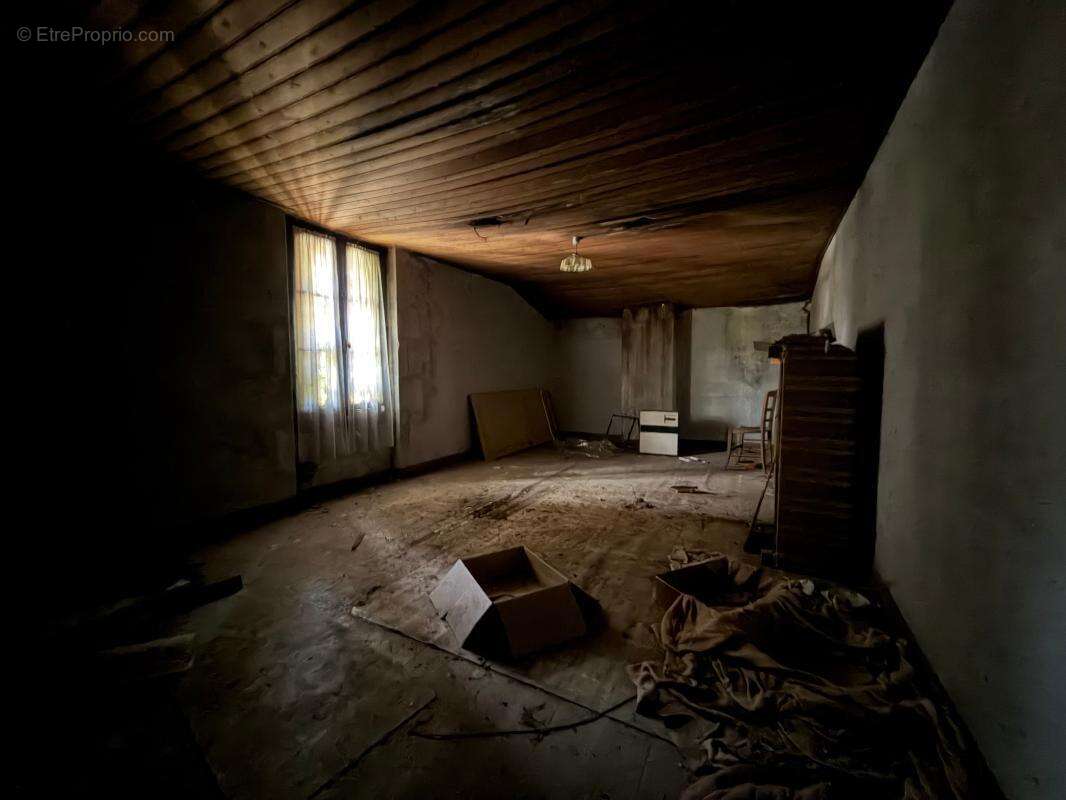 MAISON 6 PIECES + DEPENDANCE à rénover près du centre ville - photo 32