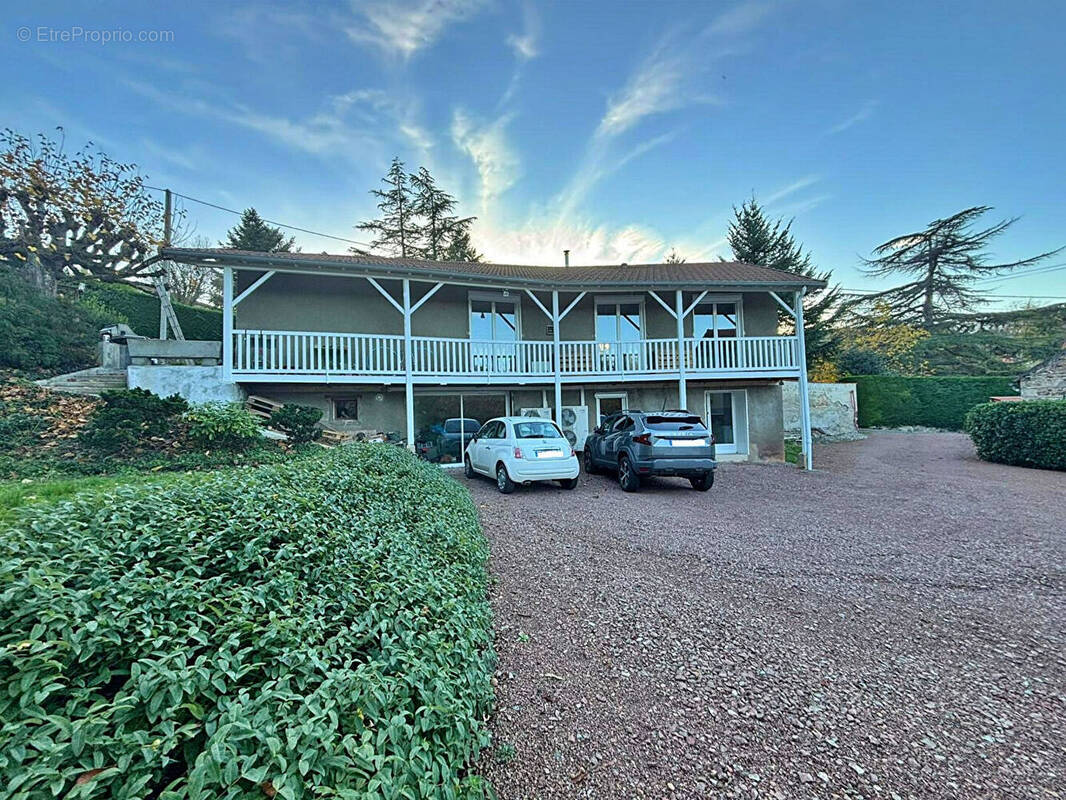 Maison à SAINT-ALBAN-LES-EAUX