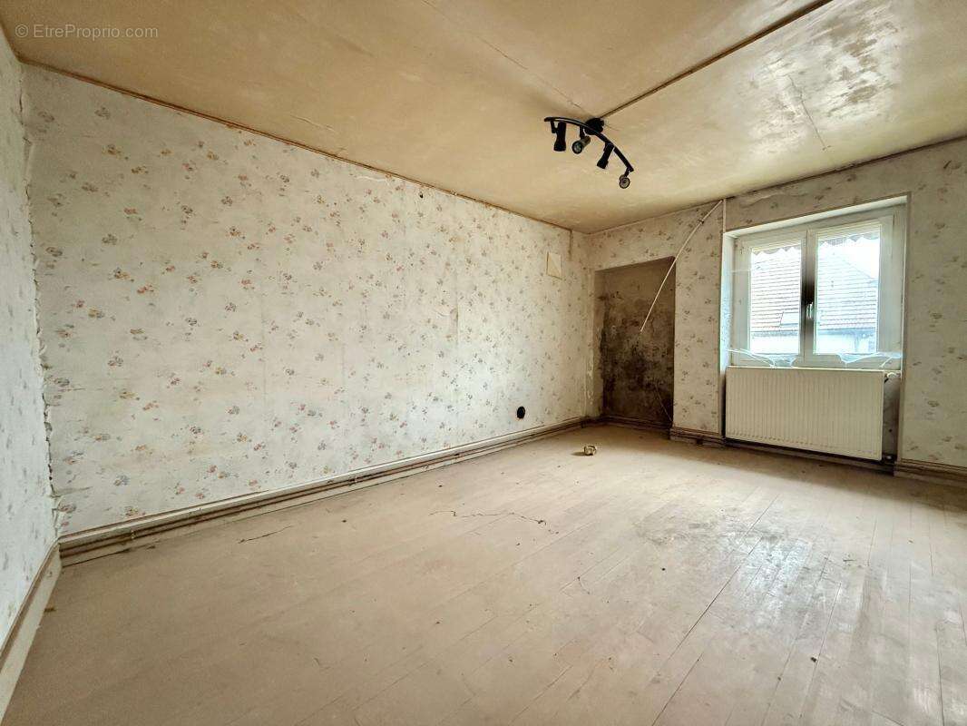 Maison à LAMARCHE-SUR-SAONE