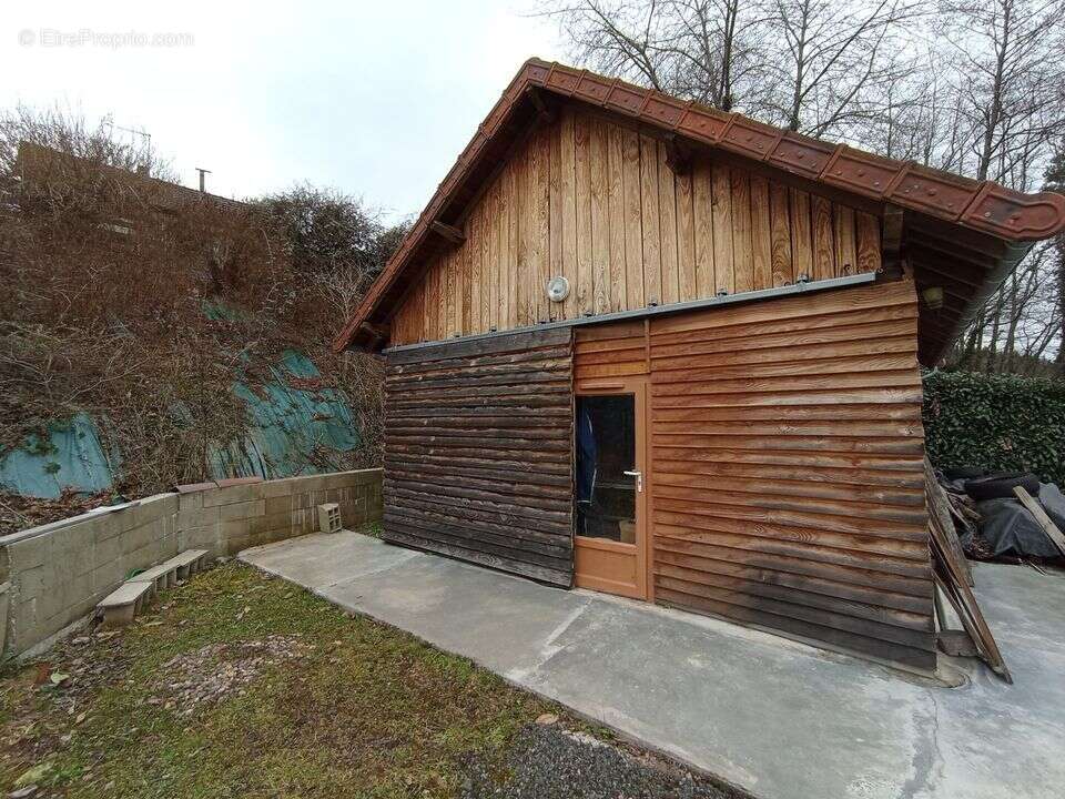 Maison à LE MAYET-DE-MONTAGNE