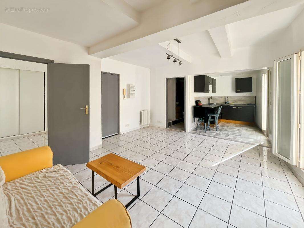 Appartement À Vendre - photo 2