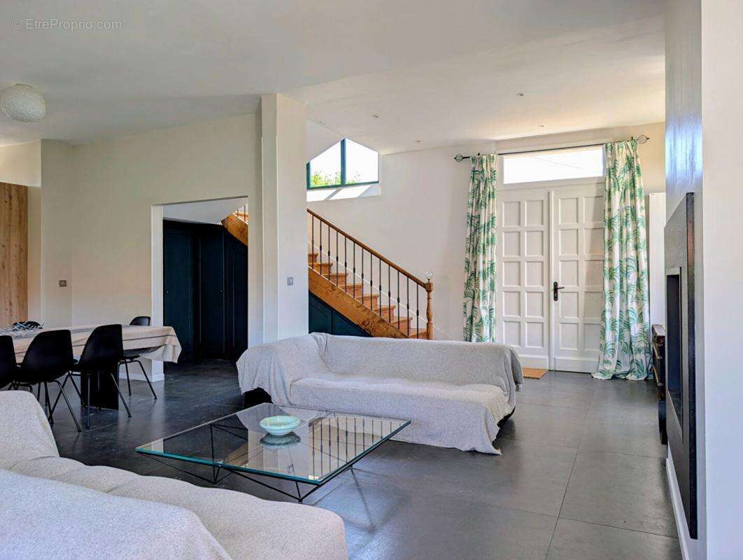 Maison à SALIES-DU-SALAT