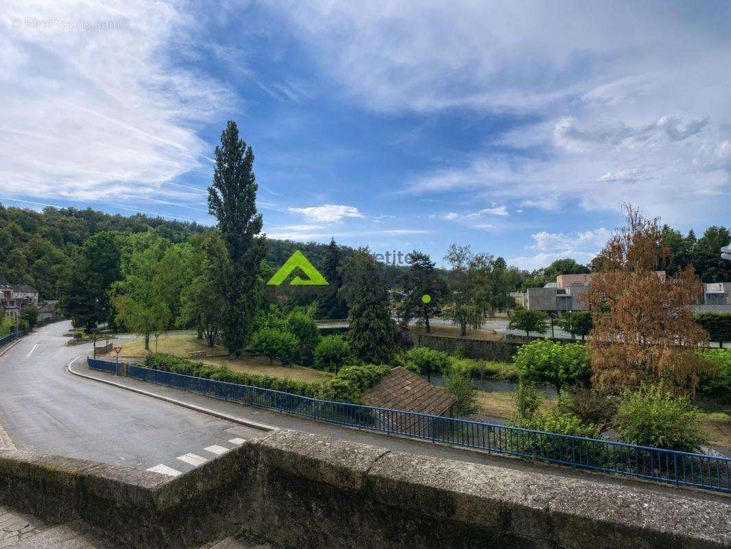 Aubusson   T2 de 35 m2 en rez-de-chaussée   Proche commerces - photo 5