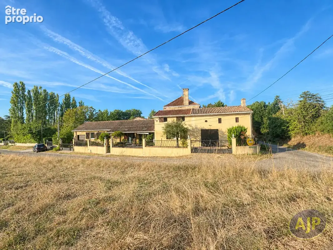 Maison  158.09 m2 - photo 1