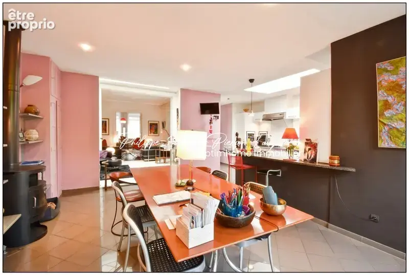 Exclusivité Maison familiale de caractère • 259 m² • 5 chambres • Jardin • Cave • Fibre • Alarme • 2 garages possibles – Saint-M - photo 9