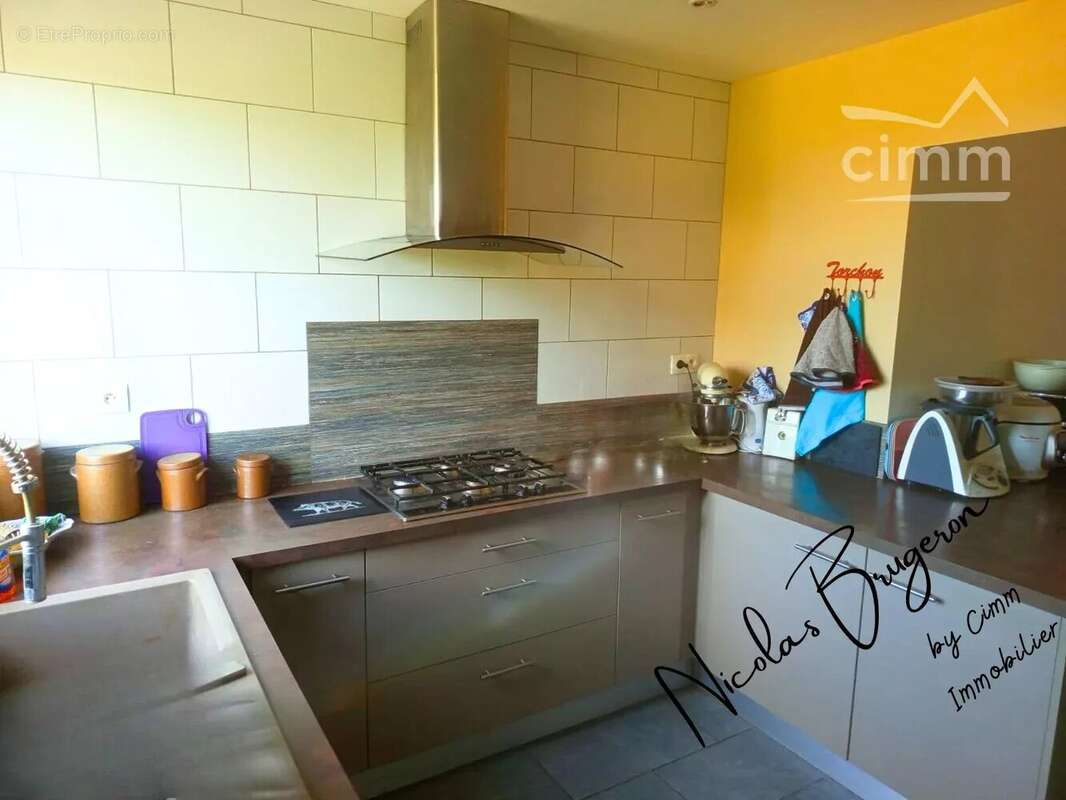 En exclusivité – Ensemble immobilier avec deux habitations, étang et près d’un hectare de terrain - photo 23