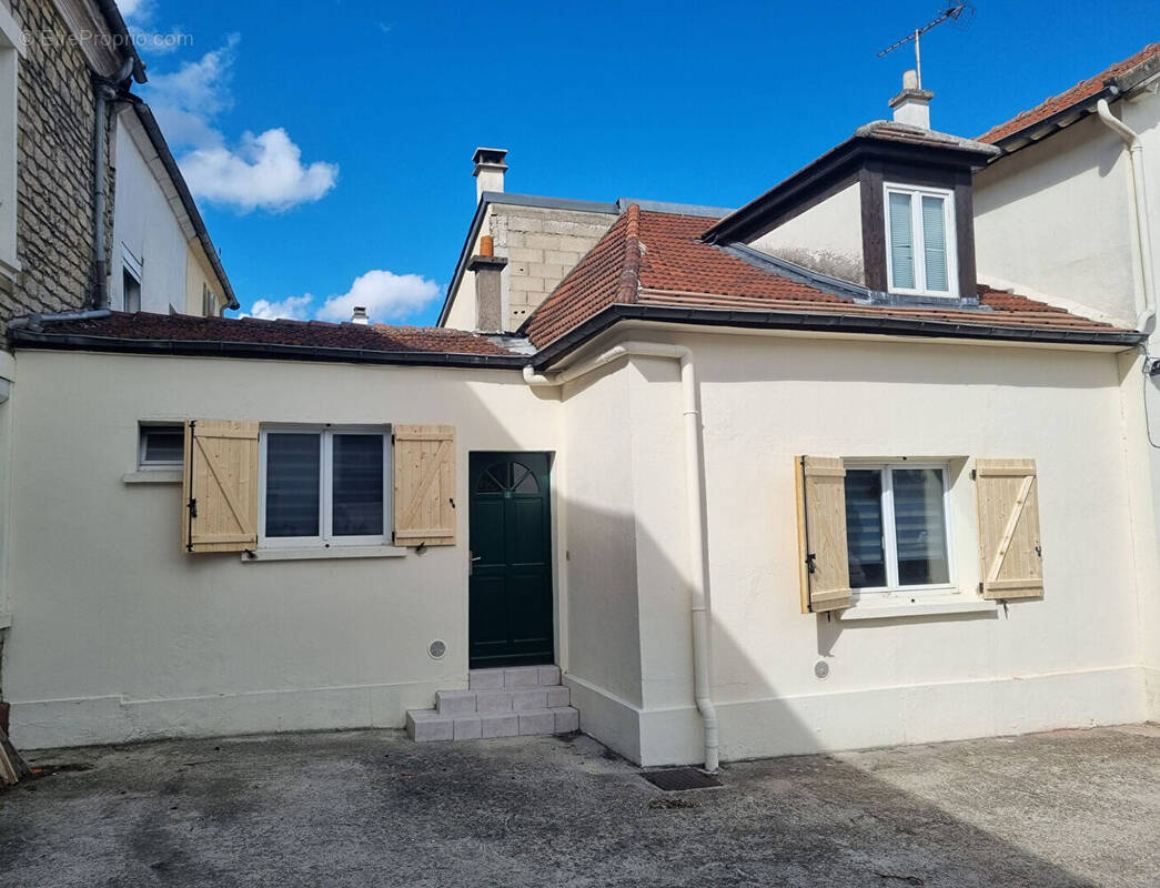 Appartement à LA CHAPELLE-EN-SERVAL