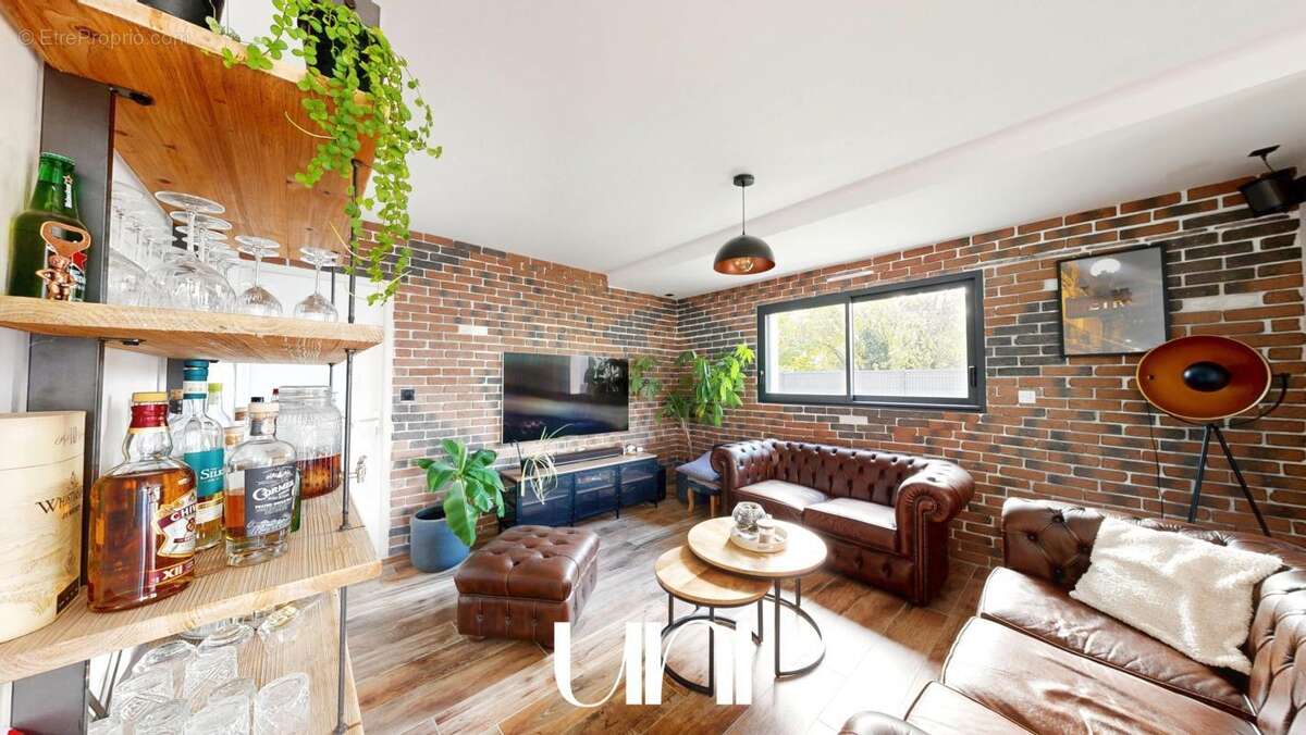 Maison à SAINT-MARTIN-DES-ENTREES