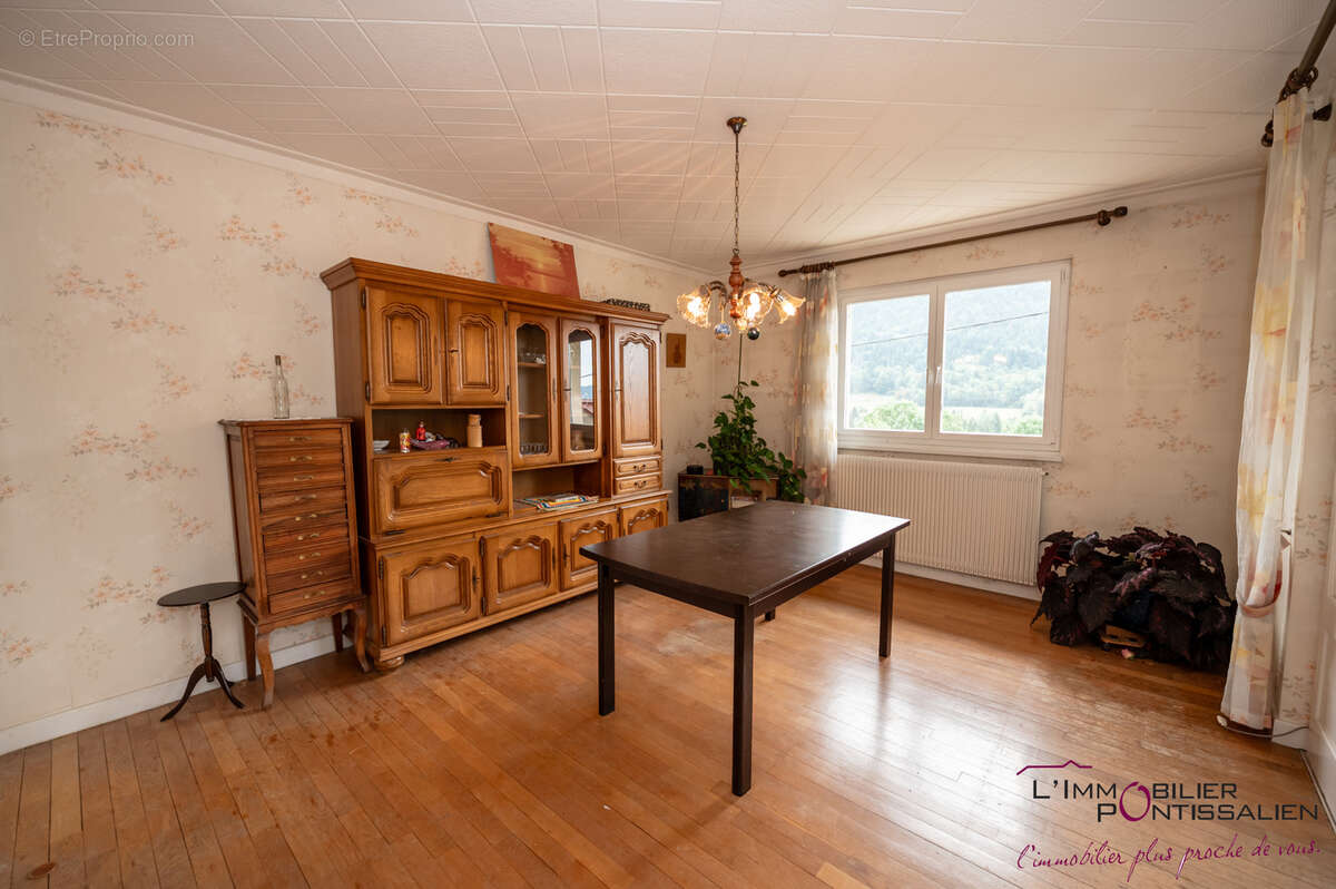 Jougne maison grand terrain proche douane - photo 7