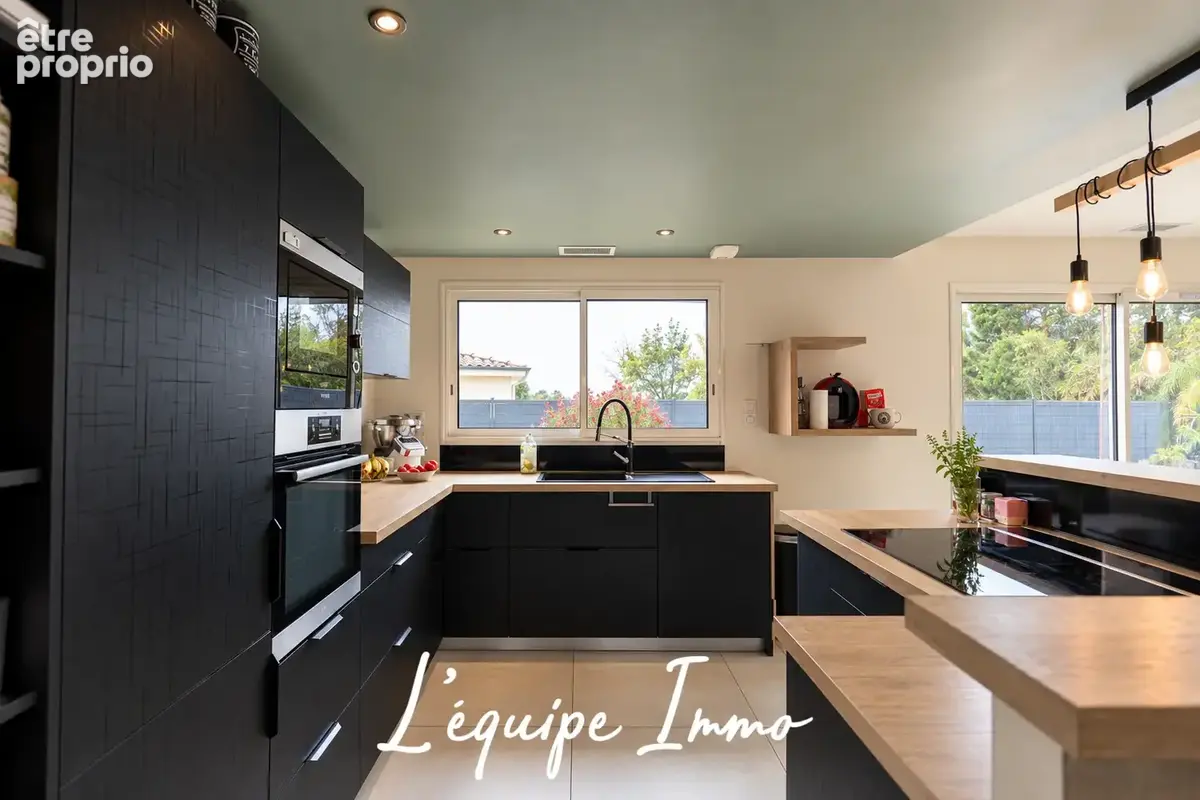 Proche centre ville, maison contemporaine de plain-pied avec piscine et garage - photo 3