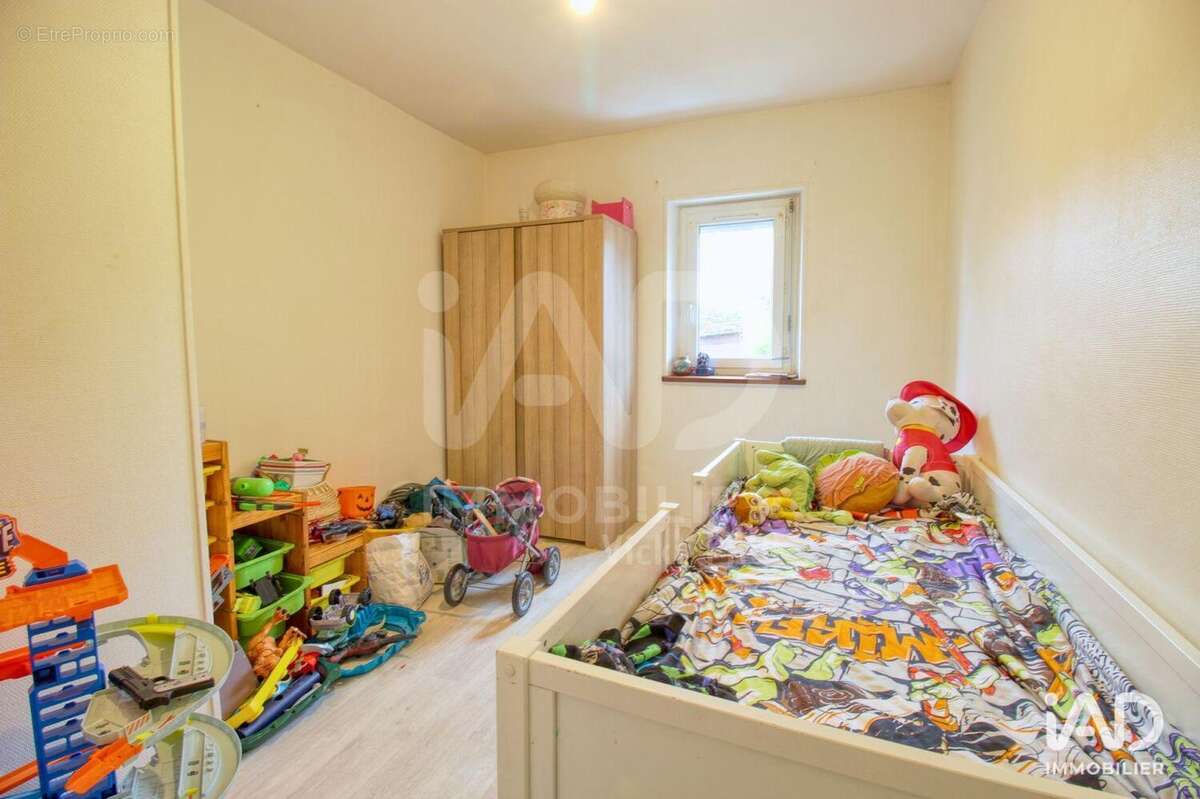 Photo 9 - Commerce à NEUVILLE-AUX-BOIS