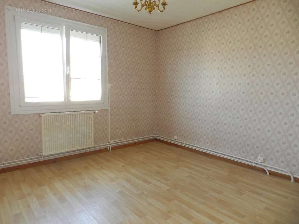 Maison à SAINT-PIERRE-SUR-DIVES