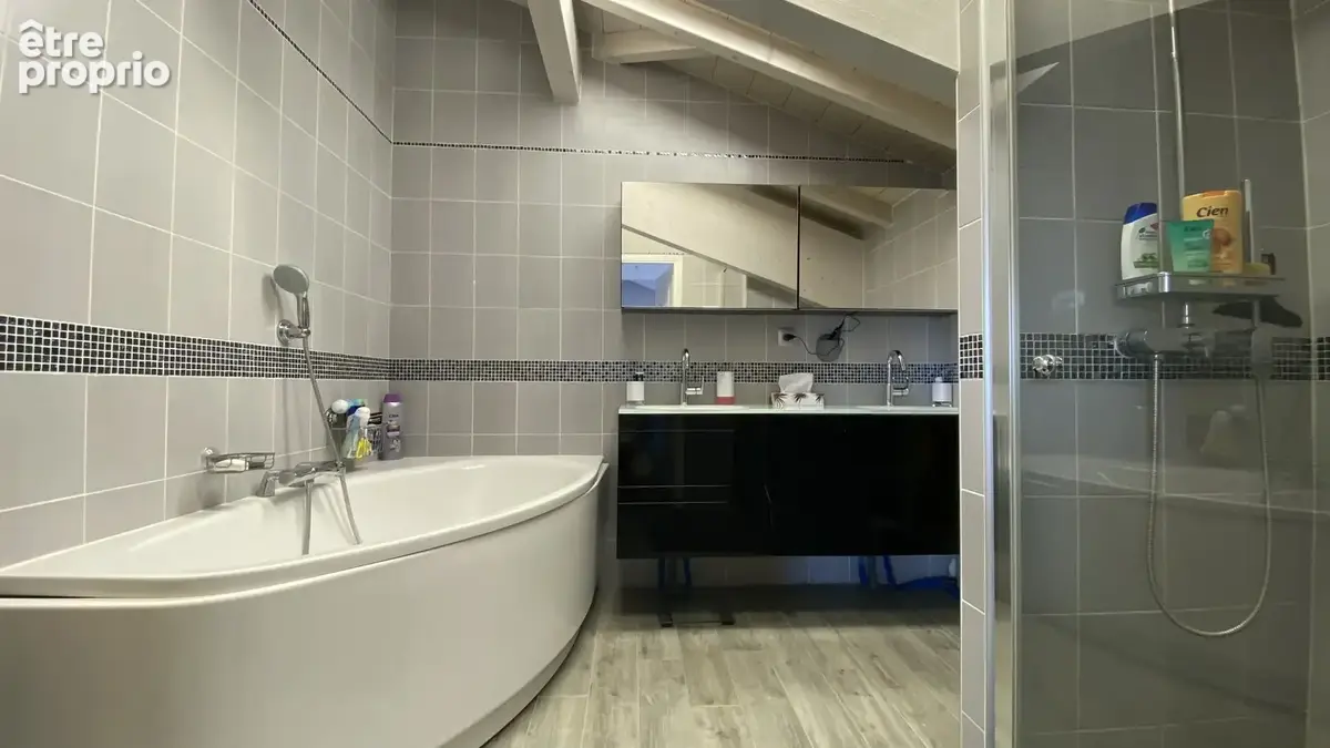 Vue imprenable sur les vallons pour cette superbe villa d'architecte de type t7 de 220 m2 +  sous sol de 110 m2 - photo 23