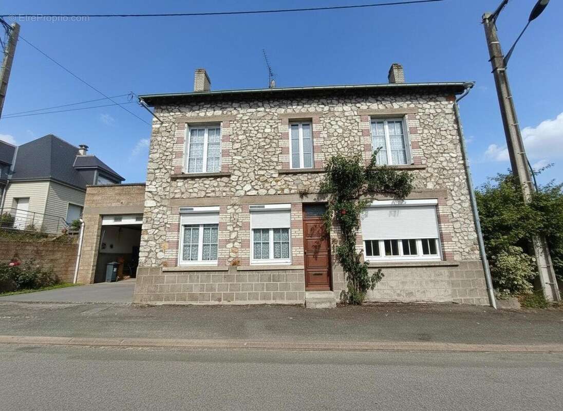 Photo 2 - Maison à LE BOURGNEUF-LA-FORET