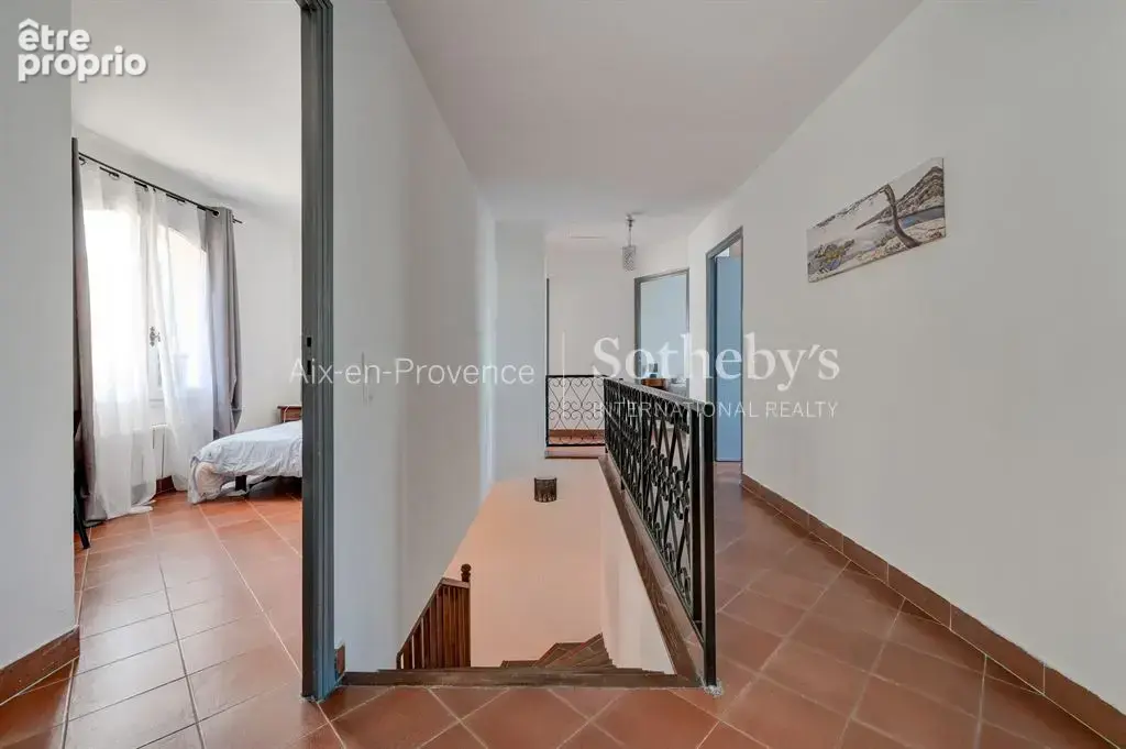 Bastide avec 2 dépendances - photo 12