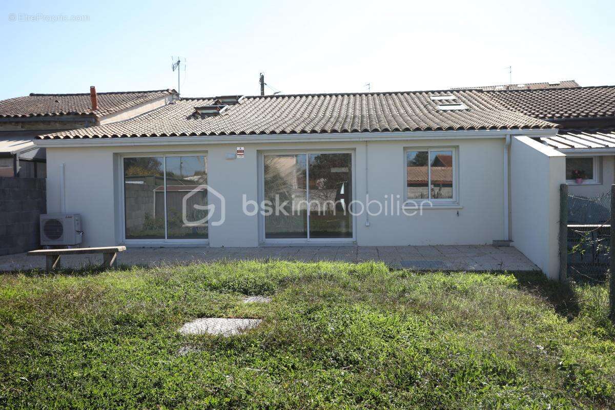 Maison à PAREMPUYRE