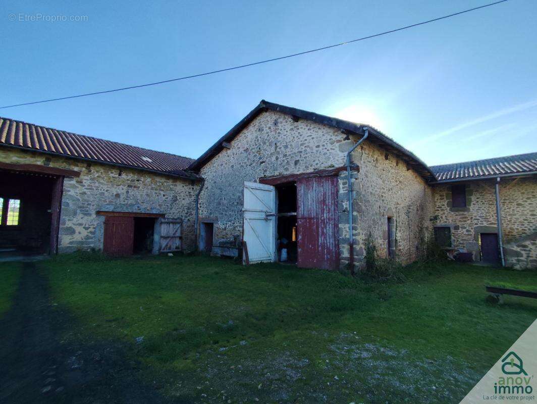 Maison à SAINT-JUNIEN
