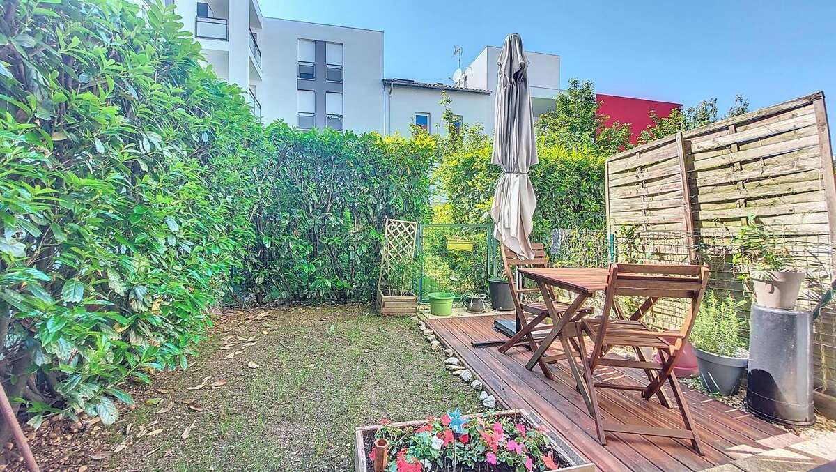 Appartement à MEYZIEU