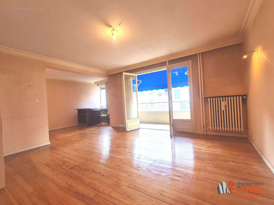 Appartement à SAINT-ETIENNE