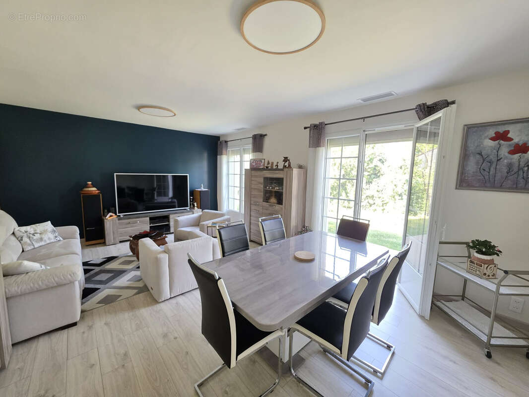 Elegante villa de plain peid avec piscine et vaste terrain - photo 8