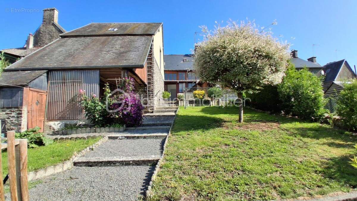 Maison à TESSY-SUR-VIRE