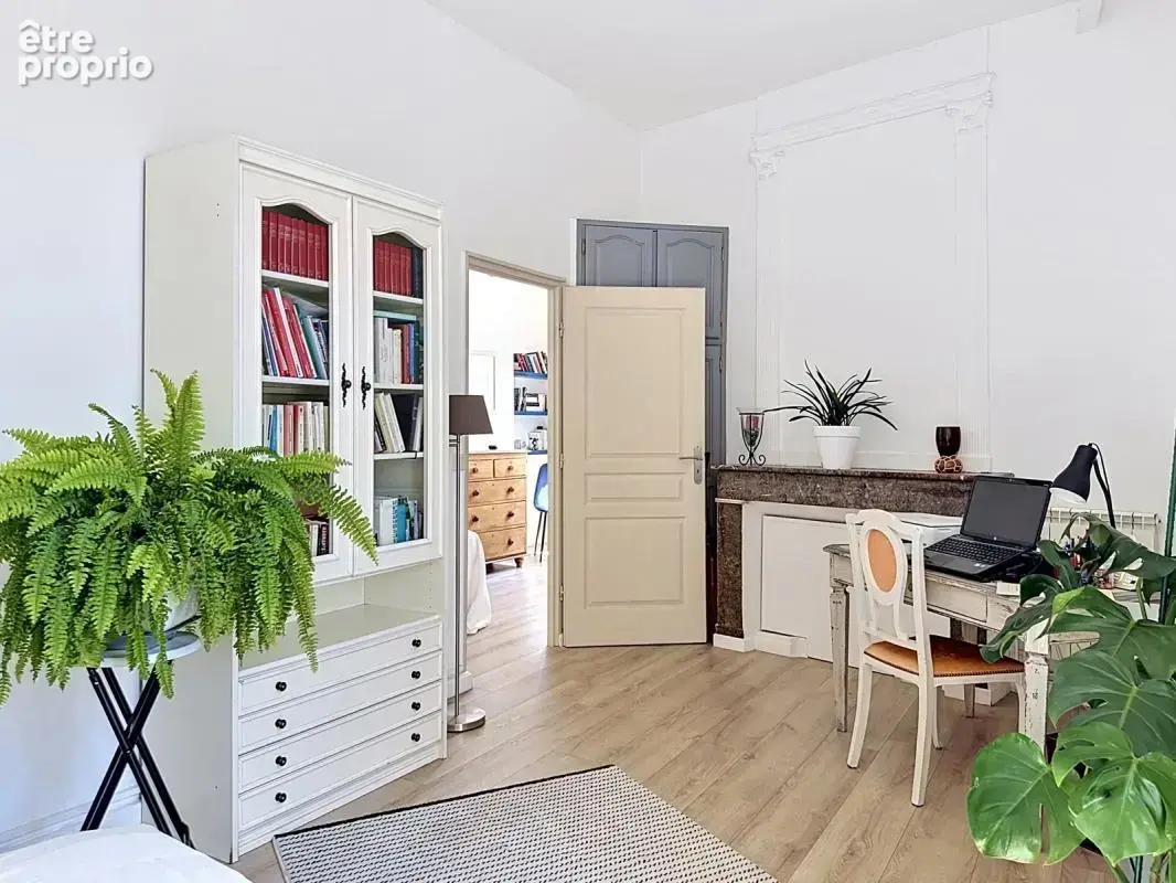 Avignon - intramuros - appartement T3 - 72 m² - photo 9