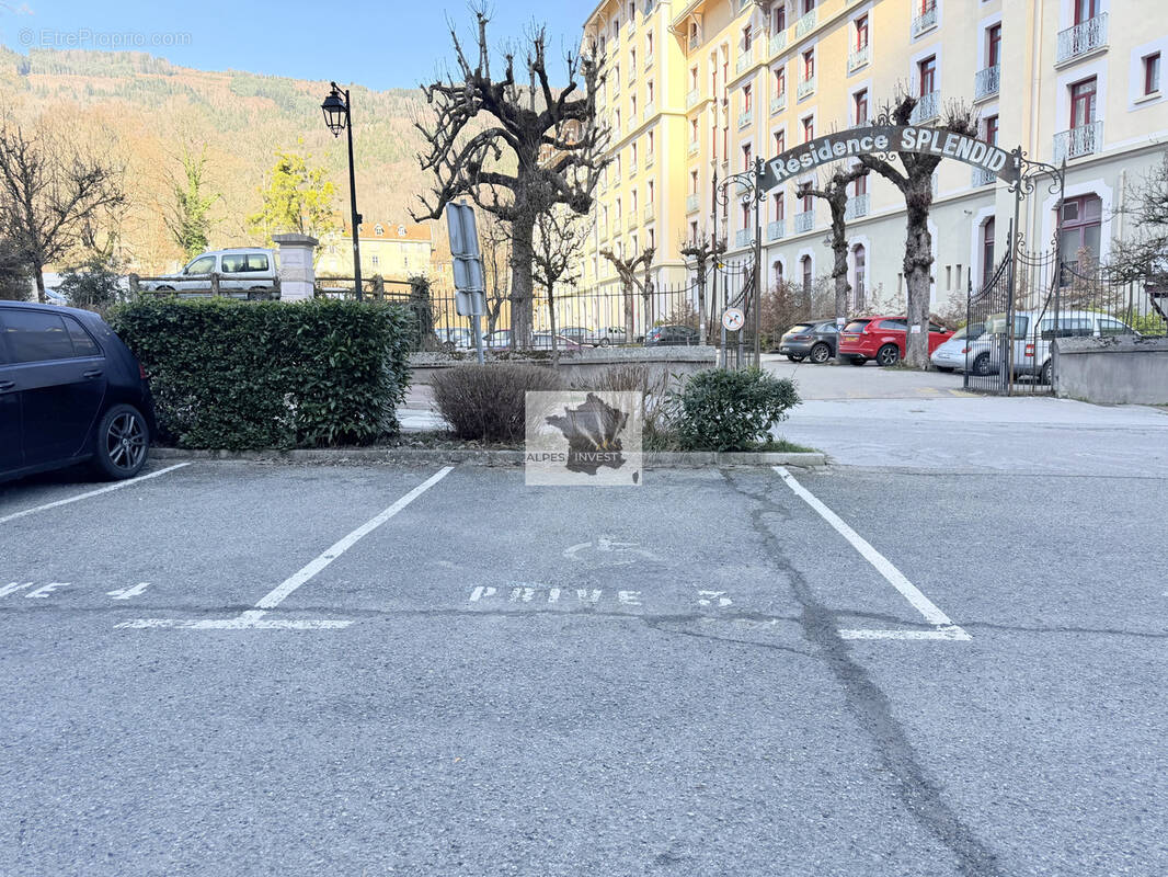 Parking à ALLEVARD