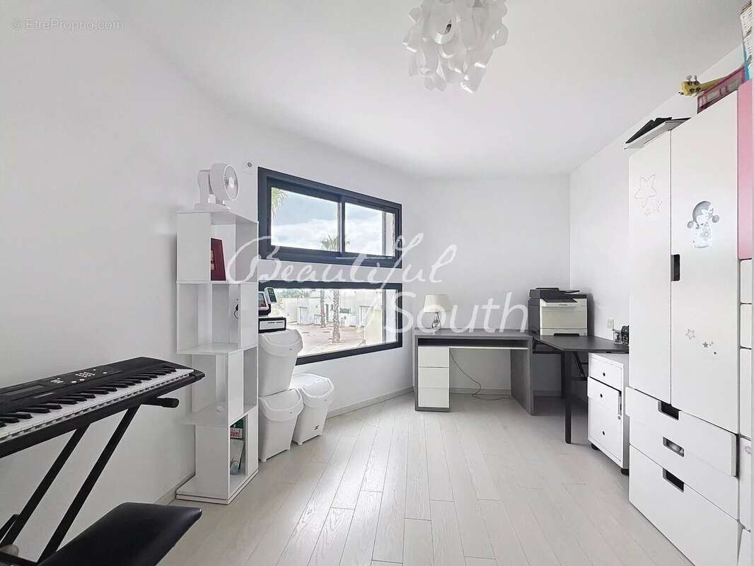 Maison à VILLENEUVE-DE-LA-RAHO