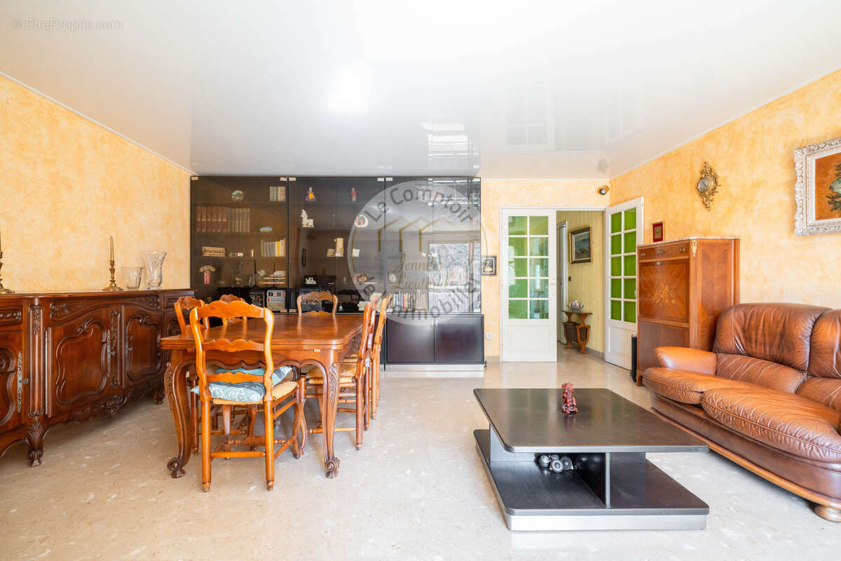 Appartement à MARSEILLE-9E
