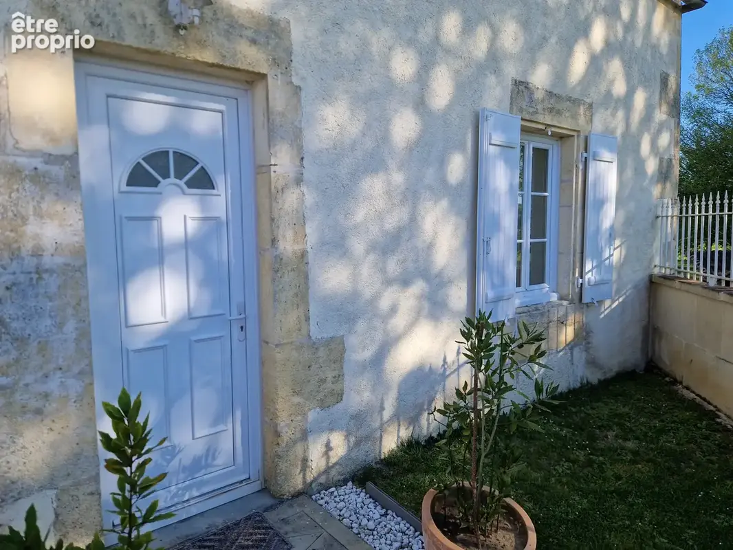 VIAGER OCCUPE 2 TETES Monsieur 82 Ans et Madame 72 Ans . Proche COGNAC 16 - photo 2