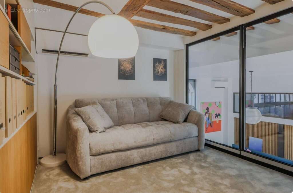 Appartement à PARIS-3E