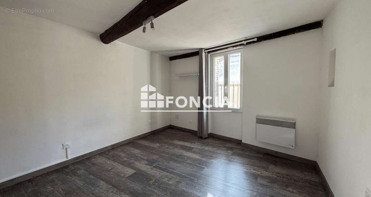 Appartement à ROQUEBRUNE-SUR-ARGENS