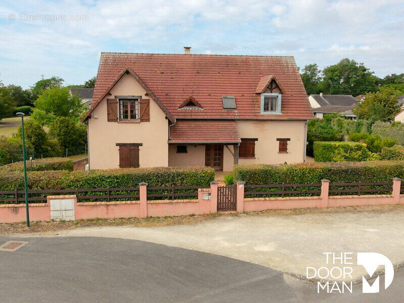 Maison à TROUY