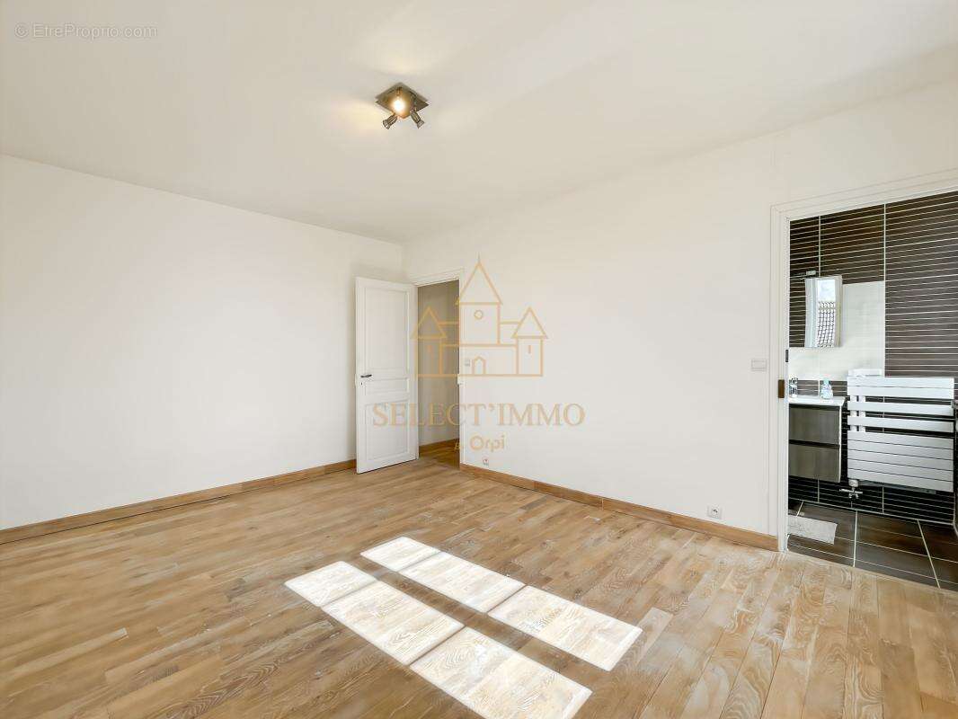Authentique maison de 237m² rénovée avec goût - photo 10