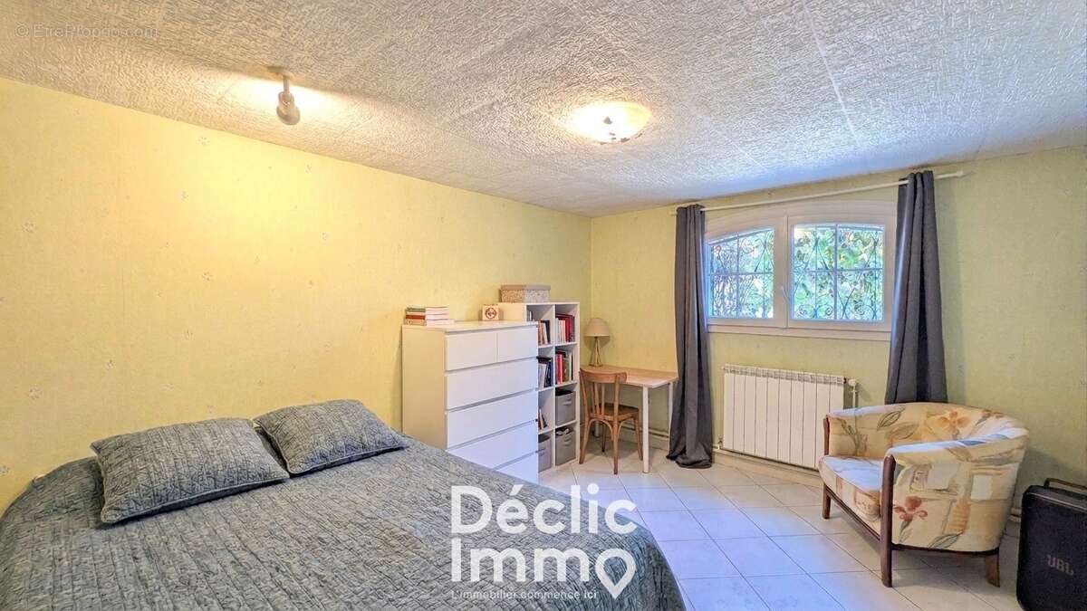 Pavillon Traditionnel de 176m² avec Piscine et Prestations Haut de Gamme à La Couronne - photo 11